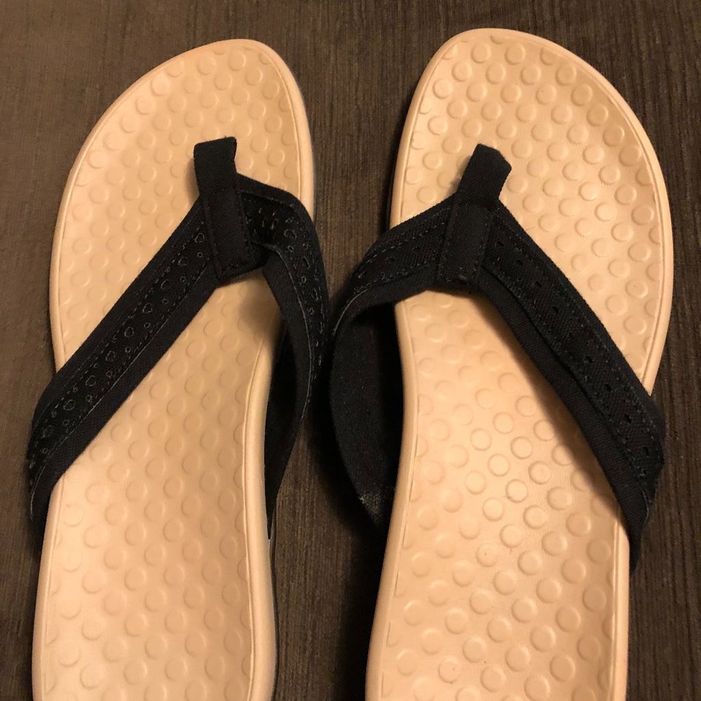 Never worn women's size 10 flip flops